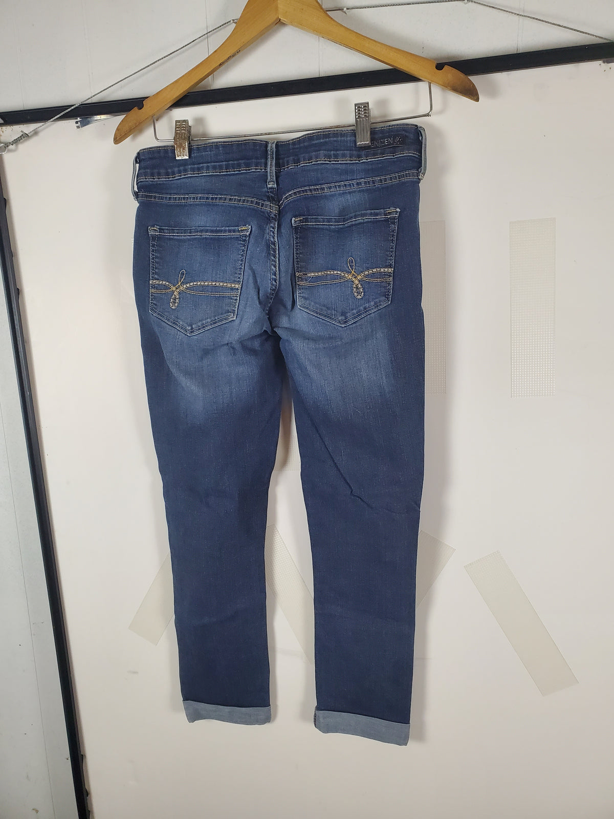 Denizen from Levi's Low-Rise Boyfriend Jeans W27