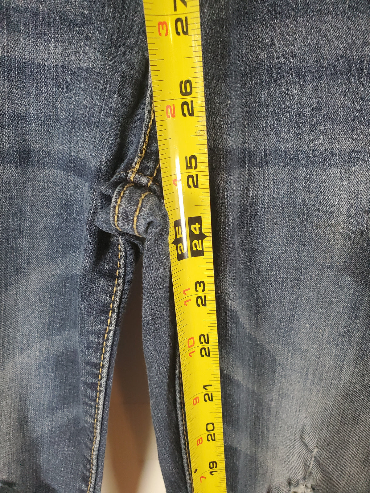 Denizen from Levi's Low-Rise Boyfriend Jeans W27