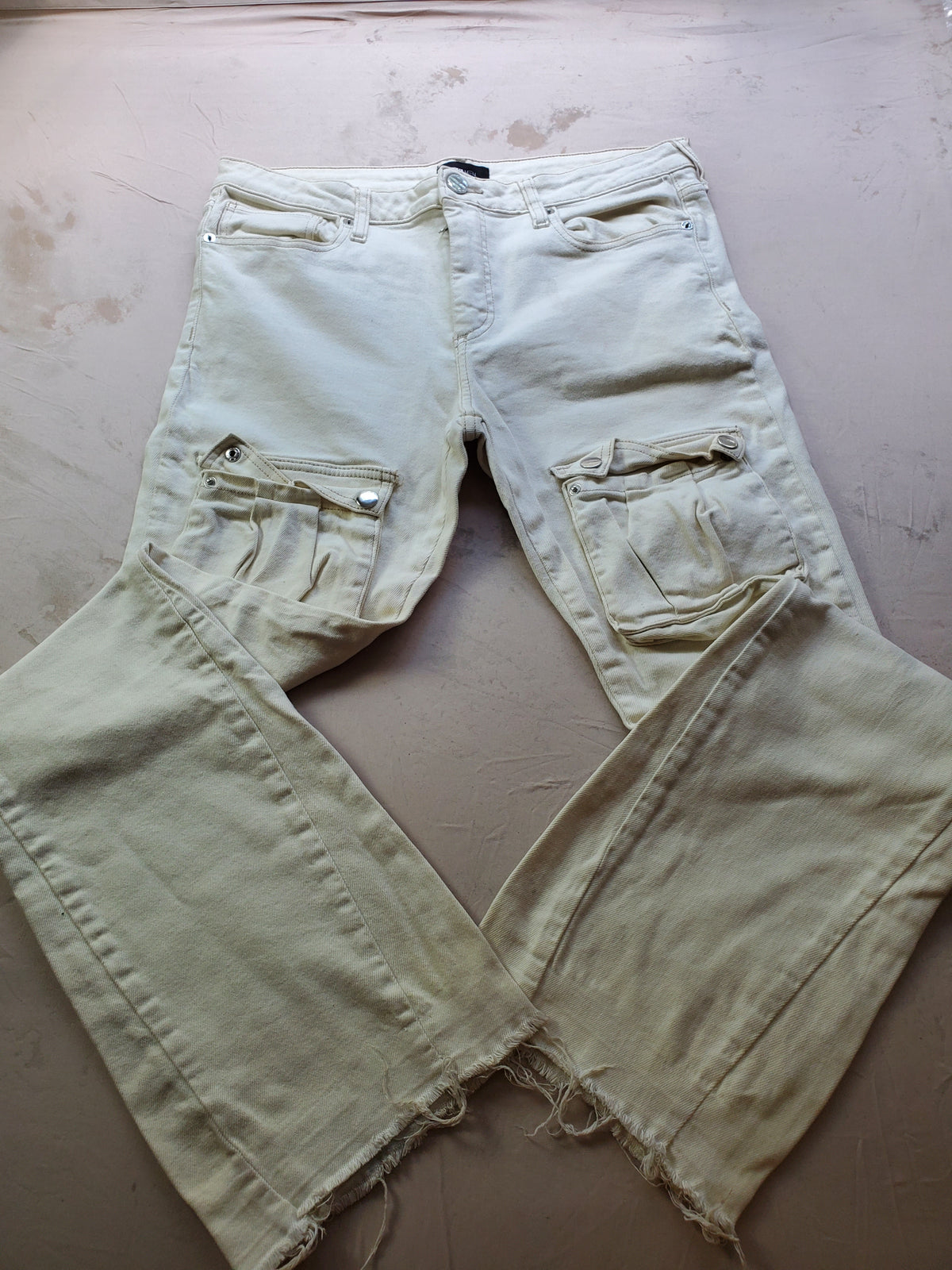 Nova Men Cargo Denim Jeans – Size 34x32 – Light Beige – Distressed Hem