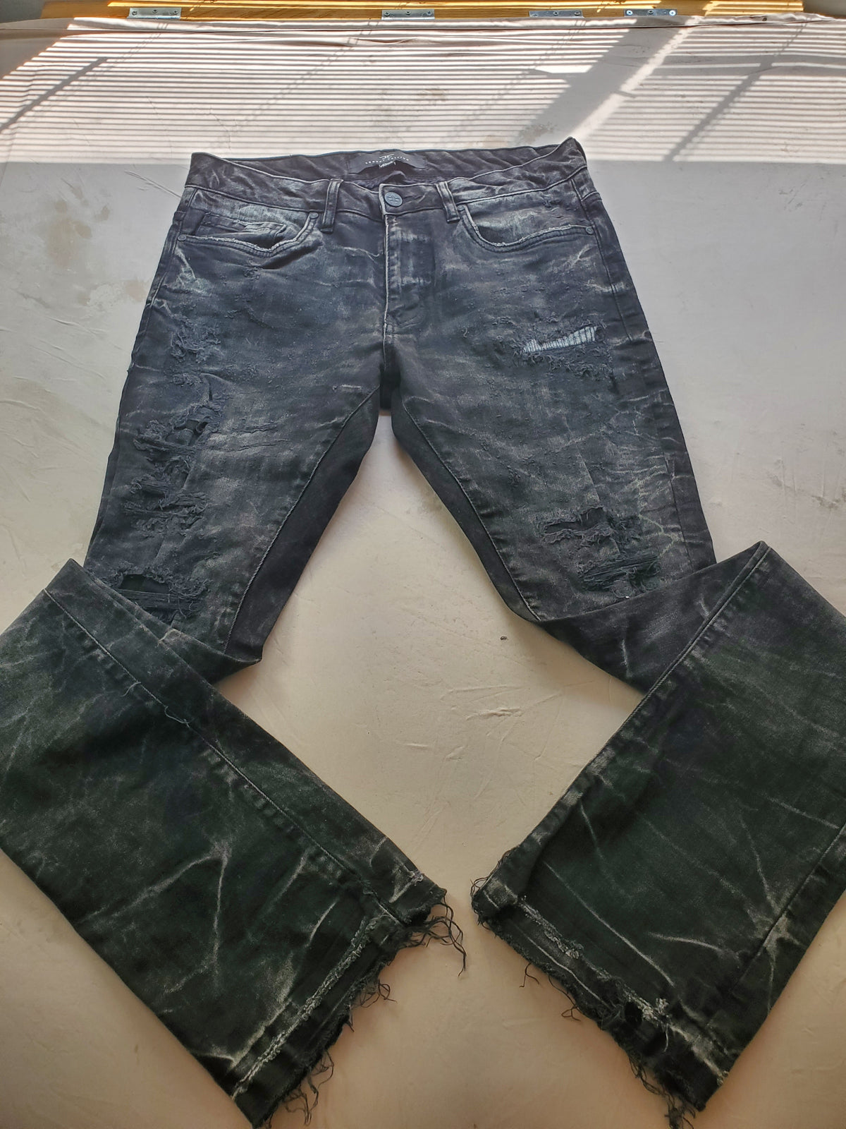 Jordan Craig Martin Stacked Jeans – 34x36 – Distressed Black Denim