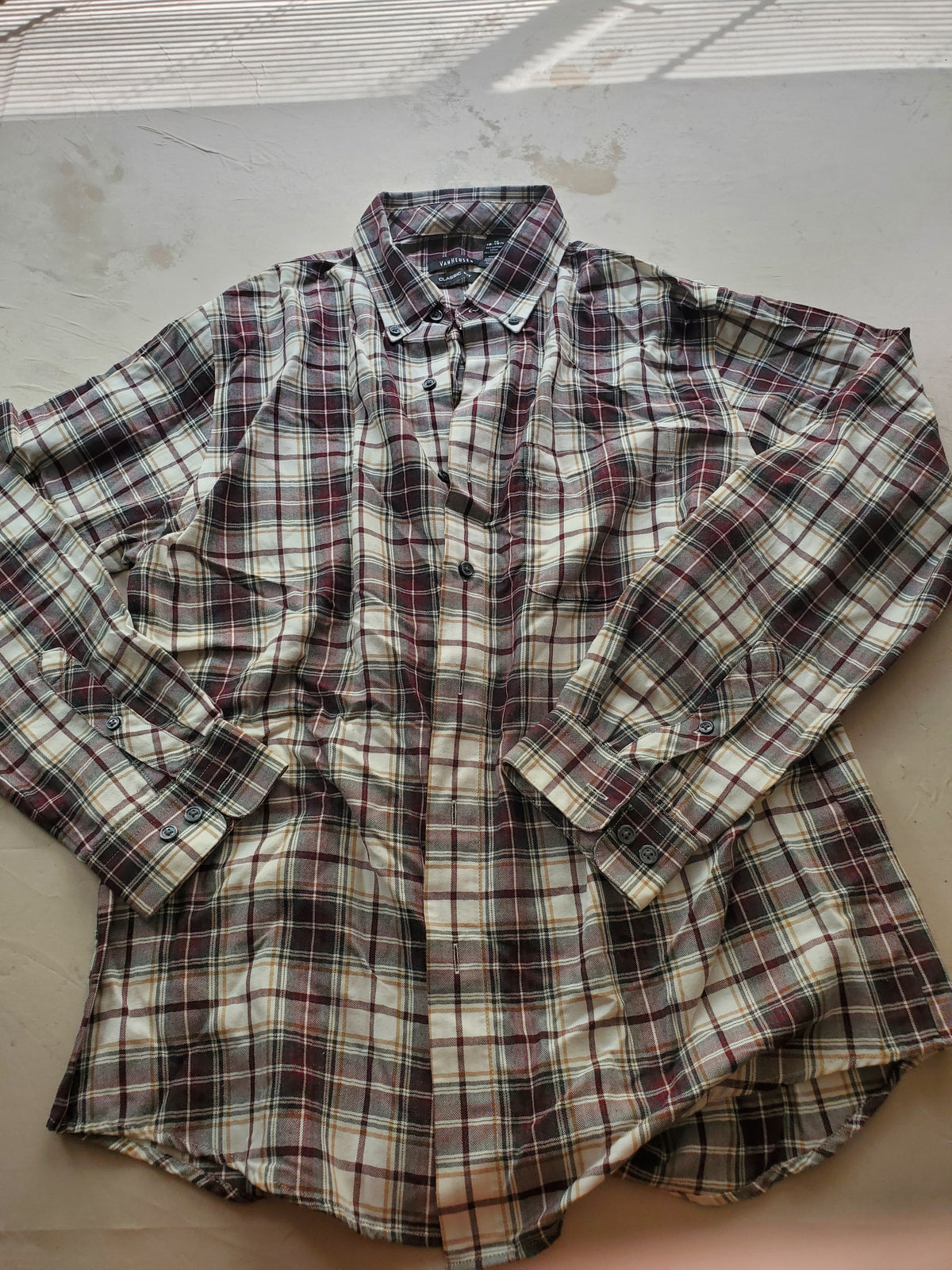 Van Heusen Classic Fit Men’s Plaid Long Sleeve Button-Up Shirt Size M 15–15.5