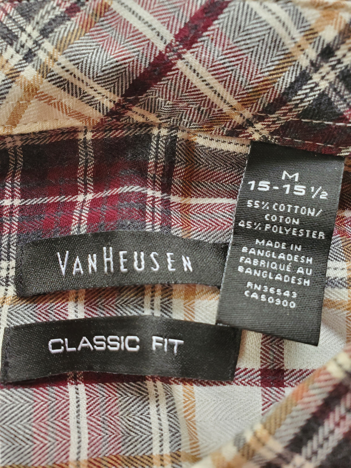 Van Heusen Classic Fit Men’s Plaid Long Sleeve Button-Up Shirt Size M 15–15.5