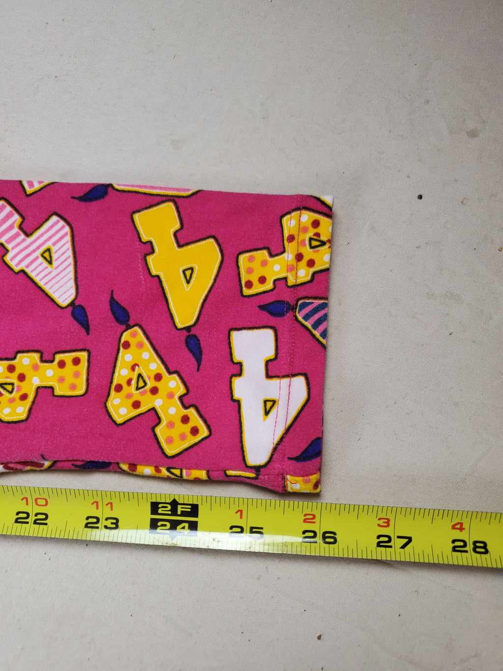 LuLaRoe Tall & Curvy Leggings – Pink “4” Pattern – 30x26 Unstretched