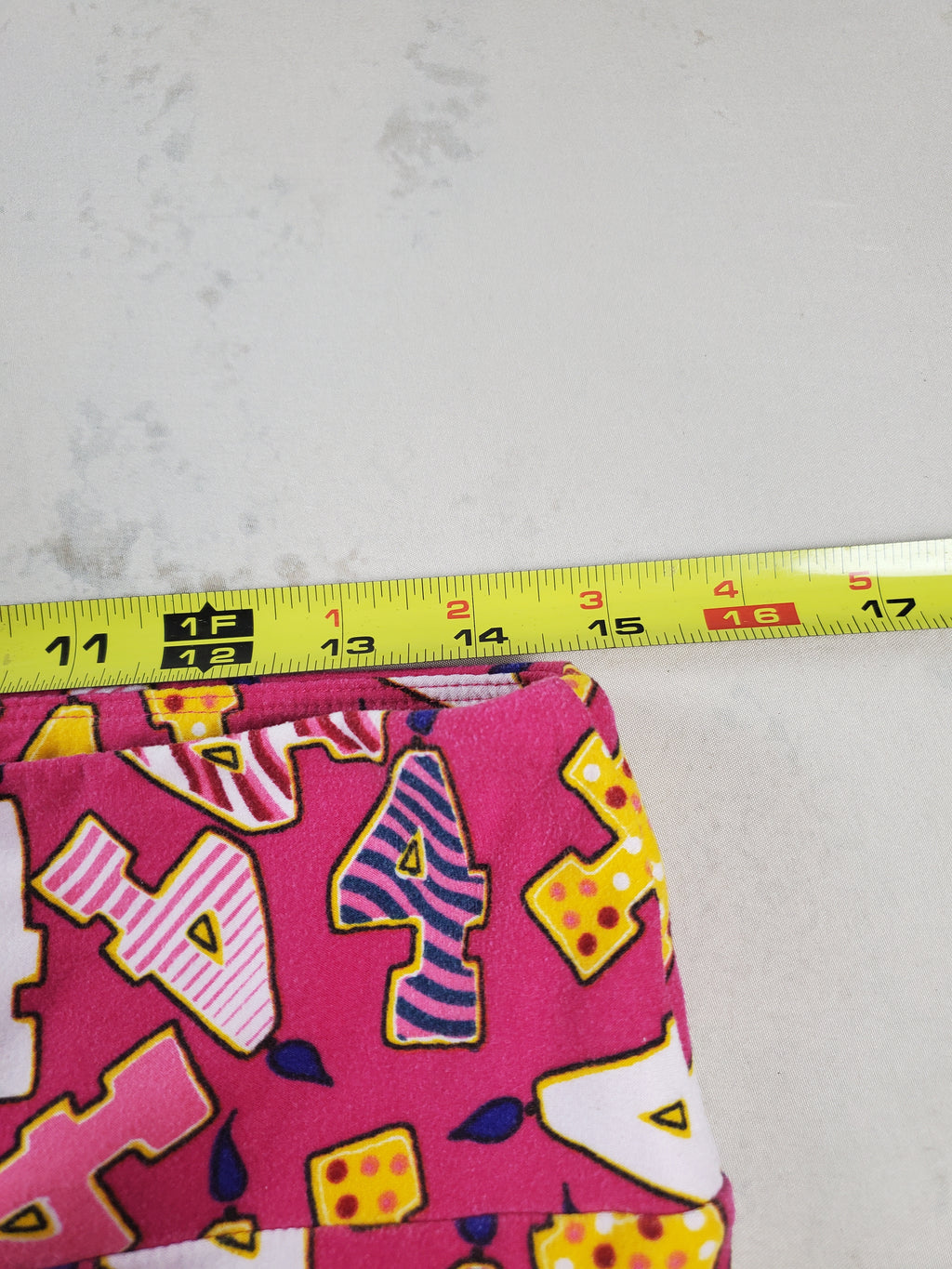 LuLaRoe Tall & Curvy Leggings – Pink “4” Pattern – 30x26 Unstretched