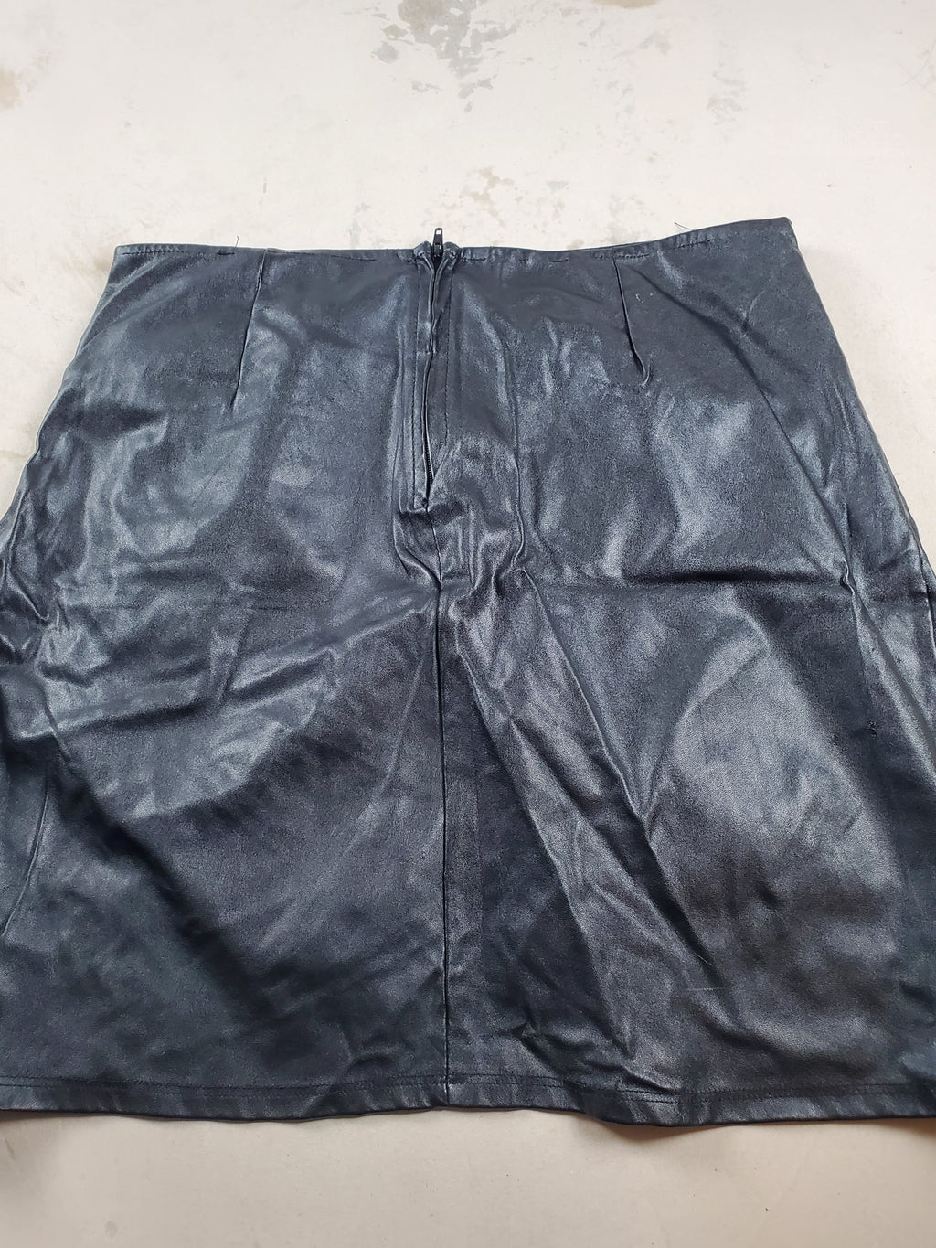Windsor Faux Leather cross flap Mini Skirt – Black – Zip Detail – Size 29” Waist