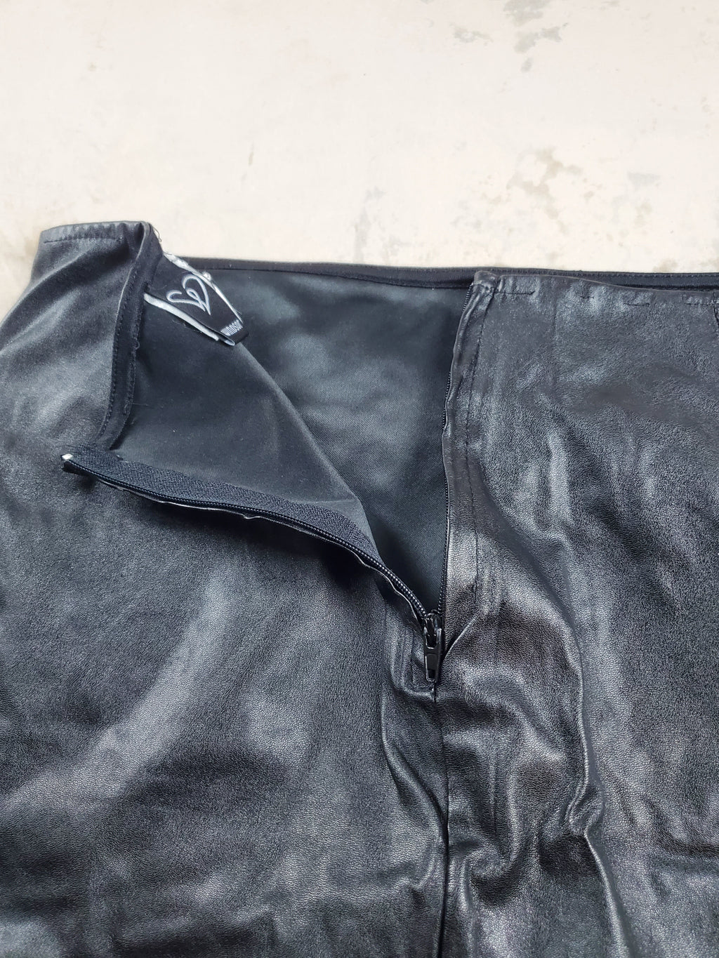 Windsor Faux Leather cross flap Mini Skirt – Black – Zip Detail – Size 29” Waist