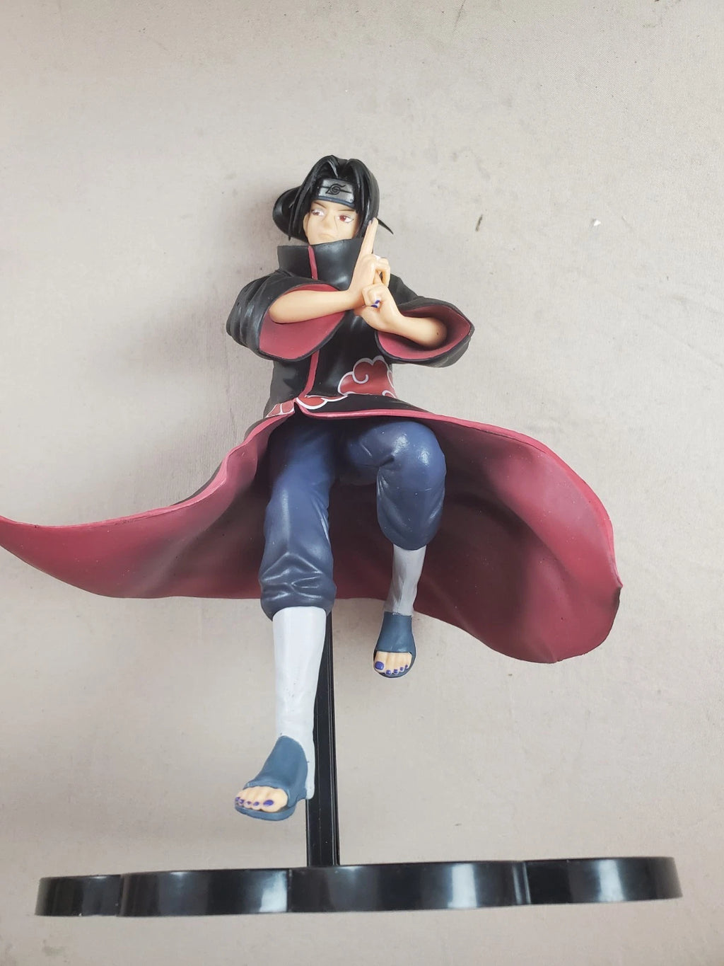 Itachi Uchiha Naruto Figure – Akatsuki Cloak – Dynamic Hand Sign Pose – Anime Co