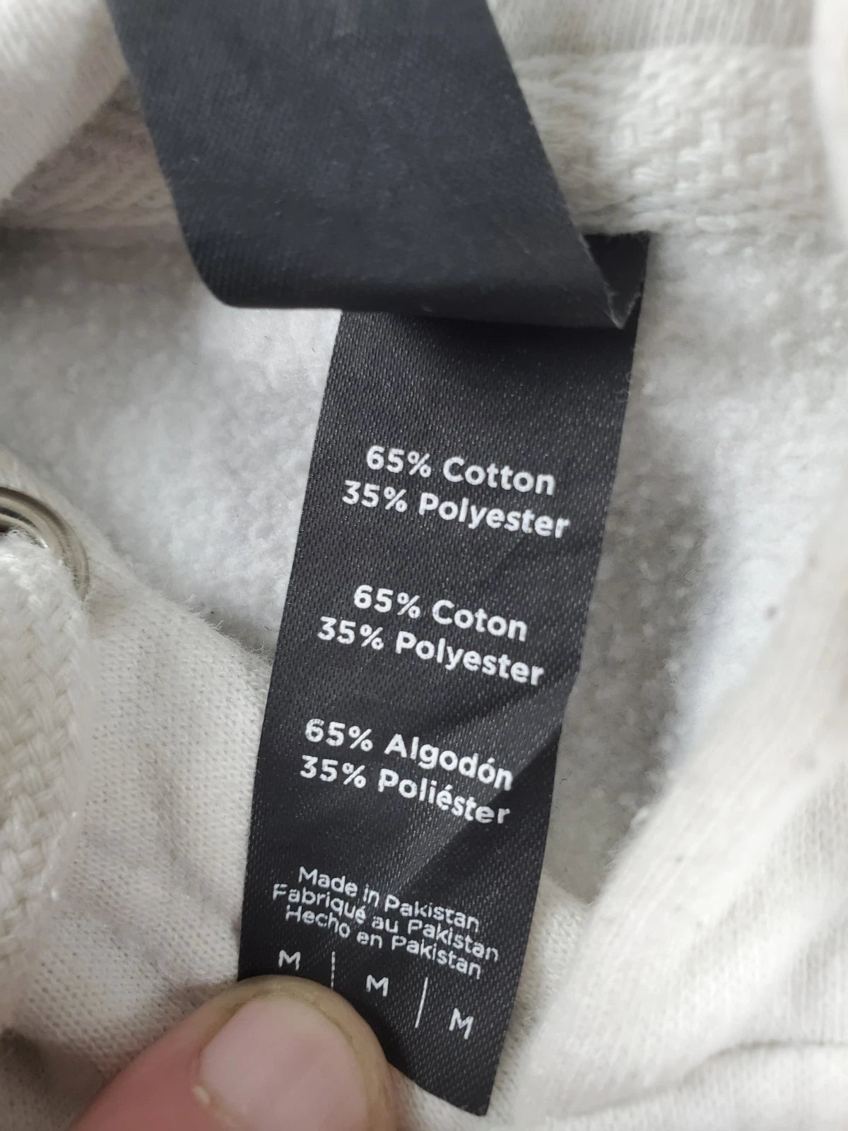 District White Pullover Hoodie – Size M – Soft Fleece Sweatshirt