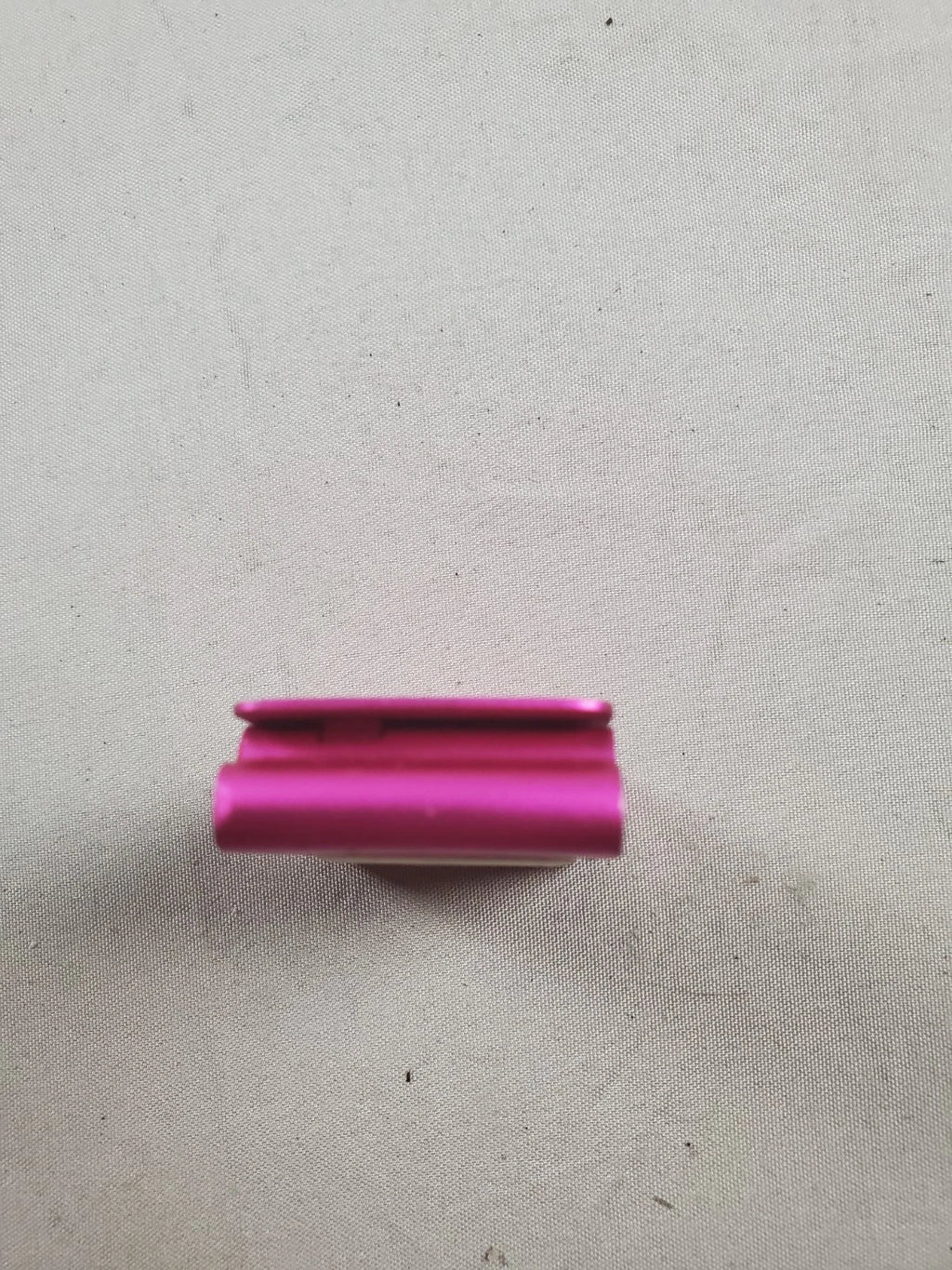 Pink Apple iPod Shuffle A1204 – Untested / Parts Only – Good Cosmetic Condition