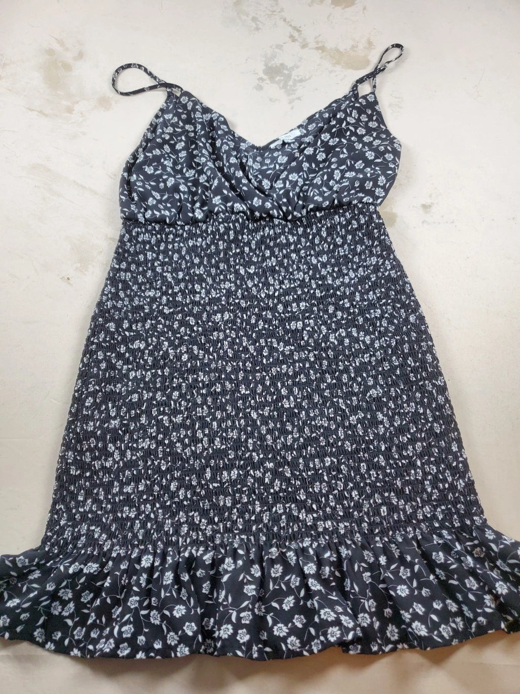 Love Tree Women’s Floral Spaghetti Strap Dress – Size L – Ruffle Hem