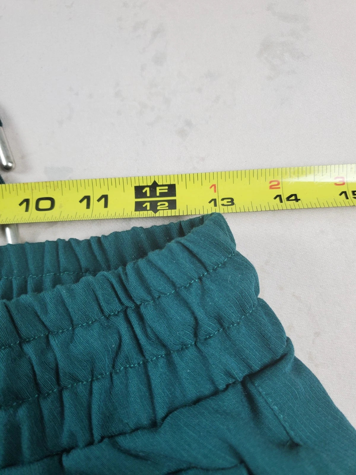 Forever 21 Men’s Green Jogger Pants Size M Elastic Waist And Zipper Ankles