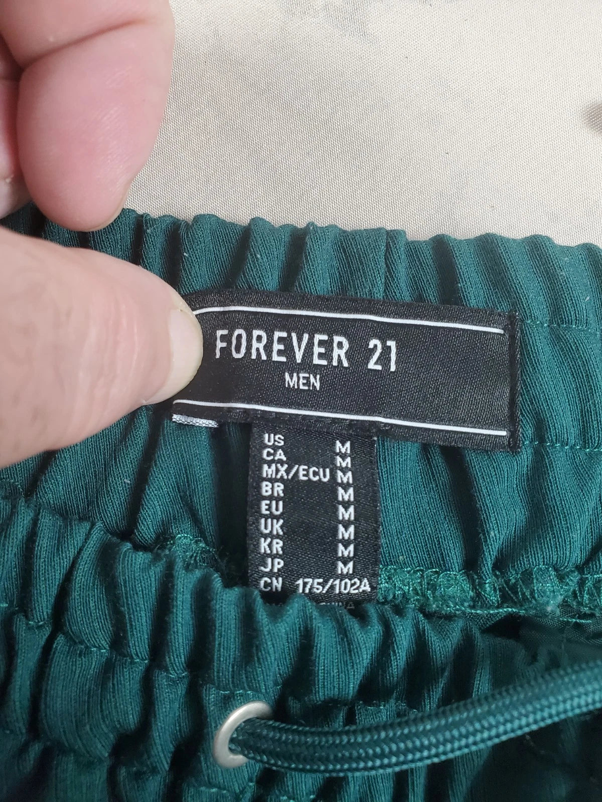 Forever 21 Men’s Green Jogger Pants Size M Elastic Waist And Zipper Ankles