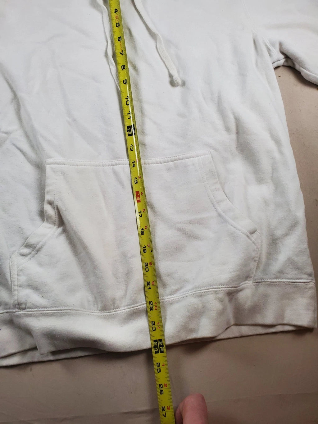 District White Pullover Hoodie – Size M – Soft Fleece Sweatshirt