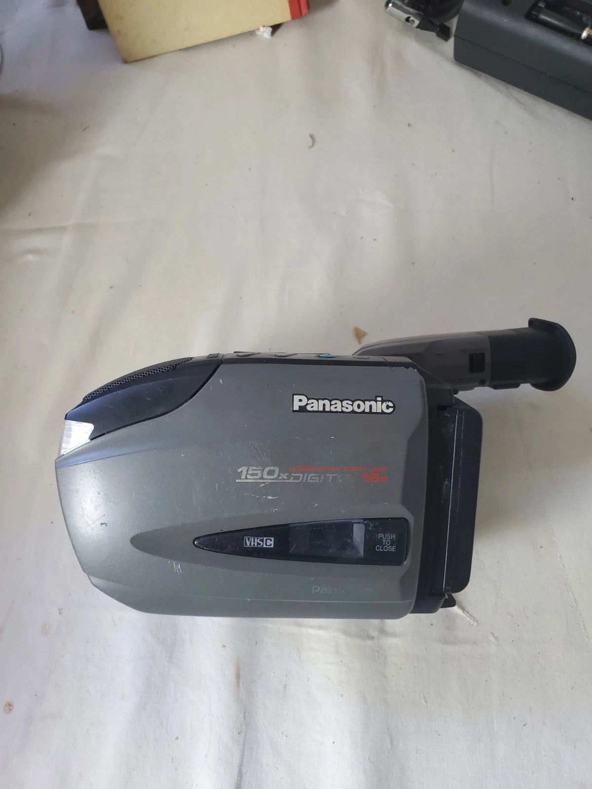 Panasonic PV-D3000D Camcorder Hi-Definition Zoom Lens 18x Untested - Parts Only