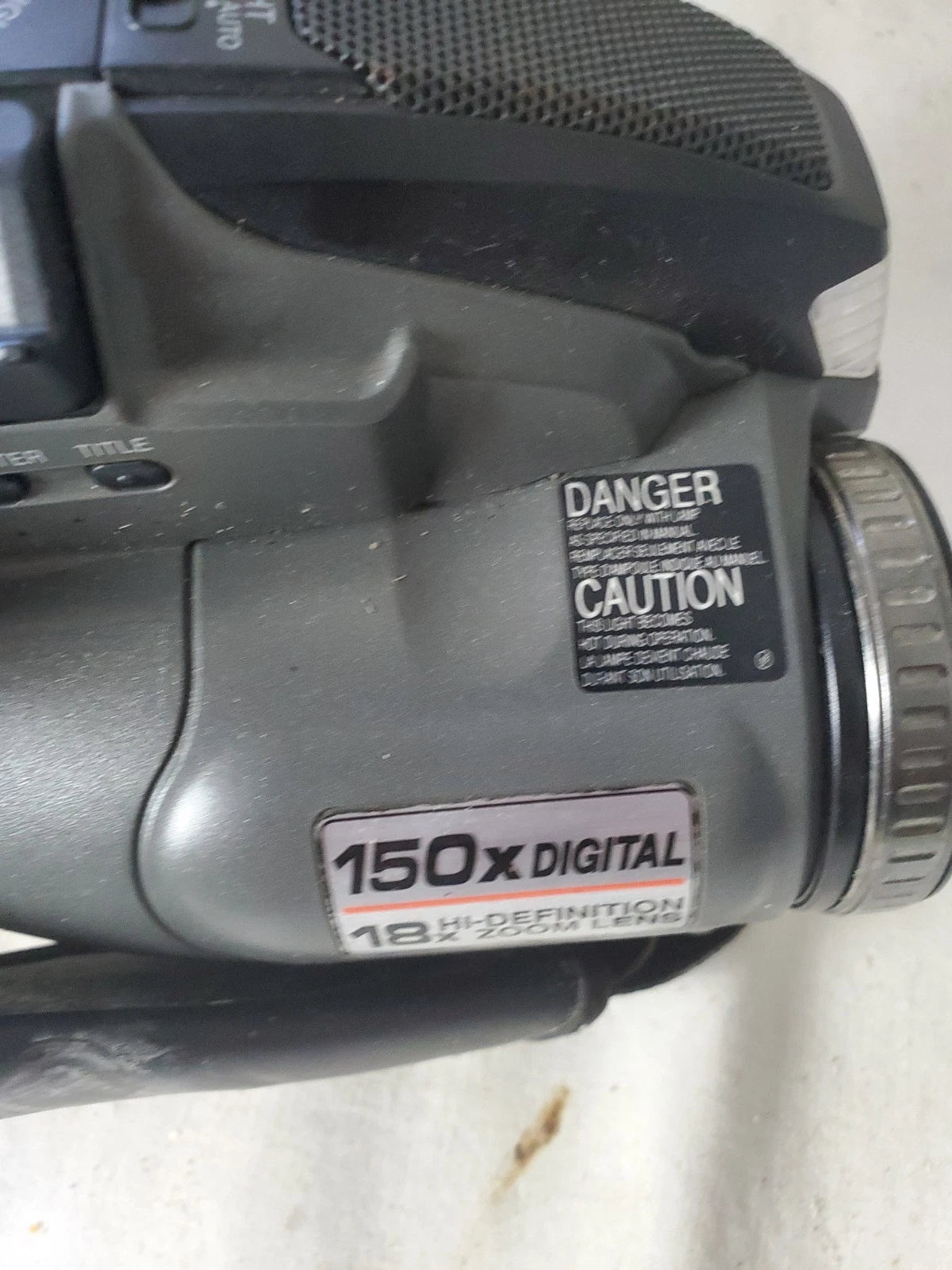 Panasonic PV-D3000D Camcorder Hi-Definition Zoom Lens 18x Untested - Parts Only
