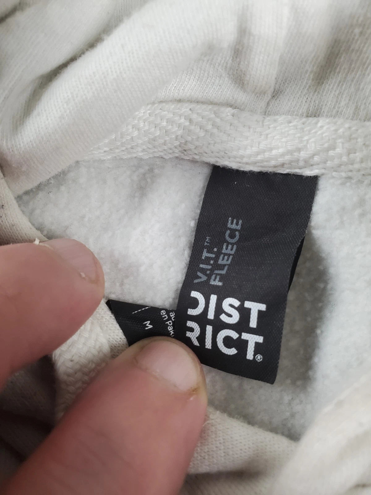District White Pullover Hoodie – Size M – Soft Fleece Sweatshirt