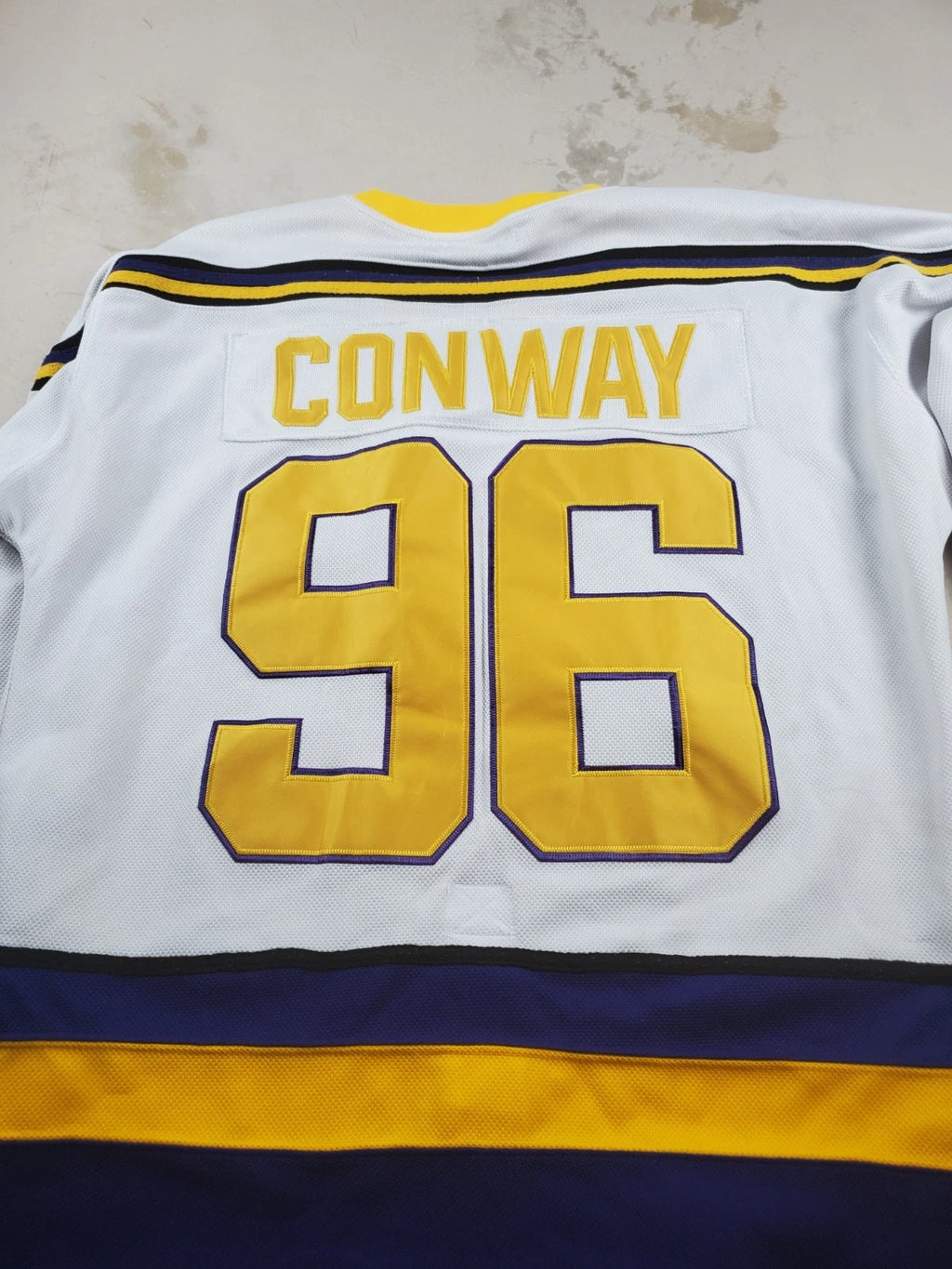 Headgear Classics Hockey Jersey HGC Mighty Ducks Charlie Conway White Mens L